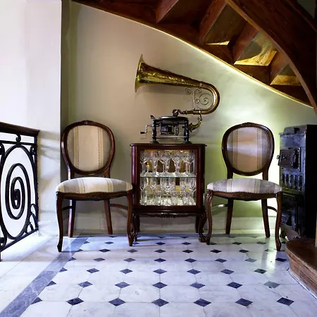 Sweet Home Hotel 2*